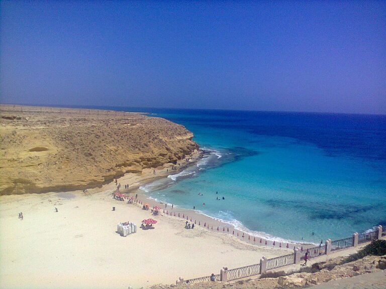1280px-Ageeba_Beach