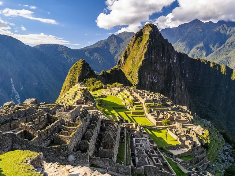 1280px-Machu_Picchu,_Peru_(2018)