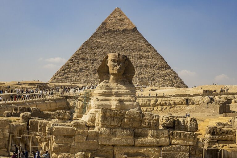 1280px-Pirâmides_–_Dia_1_·_18_11_2022_·_Cairo_(Egito)_(52769359189) (3)